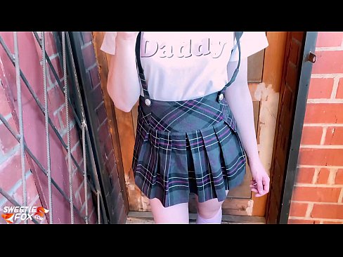 ❤️ Schoolgirl Sikini derinden Sucks ve sınıflar yerine sikikleri. ❤️ Seks bizde ﹏