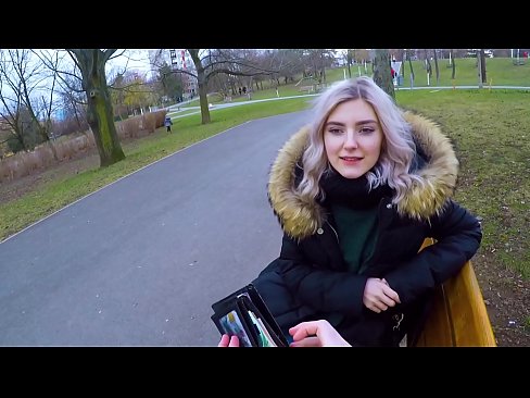 ❤️ Para için bir yabancının sıcak boşalmasını yutar - parkta Eva Elfie tarafından oral seks ❤️ Seks bizde ﹏